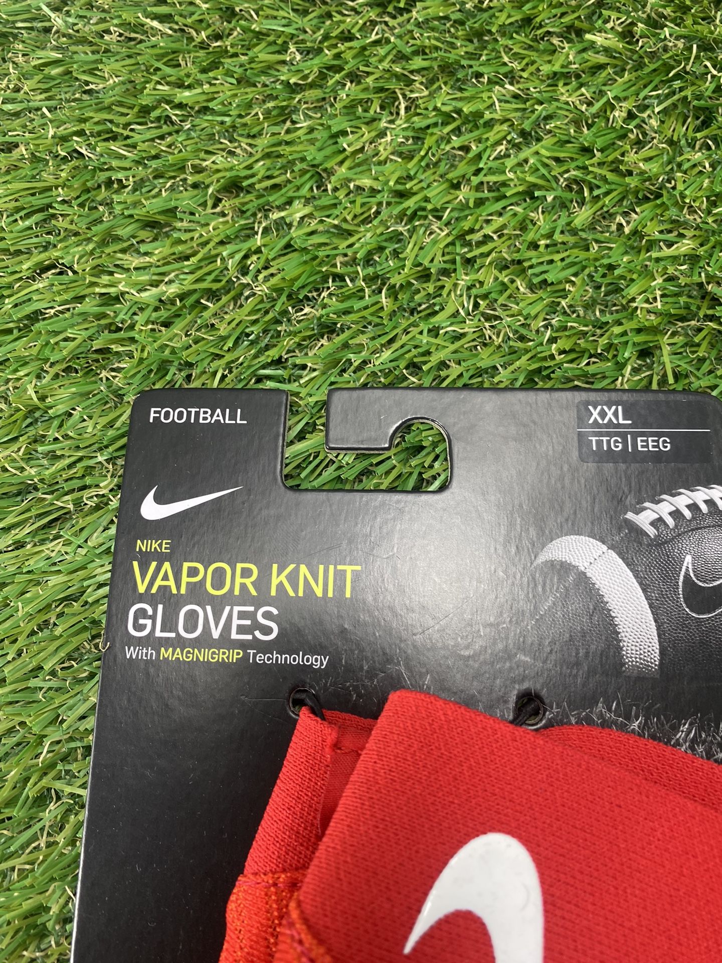 Supreme X Nike Vapor 4.0 football gloves for Sale in Calabasas, CA - OfferUp