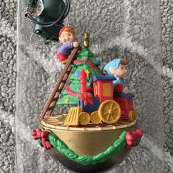 Vintage Rotating  Christmas Ornament 