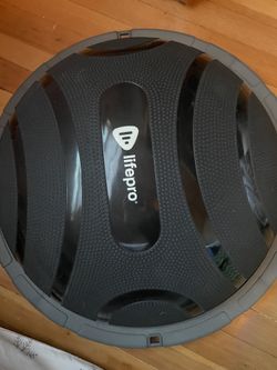 Half balance ball trainer