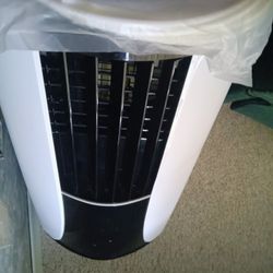 Air Purifier With Remote Like New