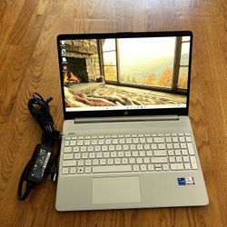 15.6 HP Laptop 15 Touchscreen Win11 i7 1255U 10-Cores @1.7Ghz SSD 512Gb RAM 16Gb Microsoft Office