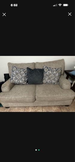 Couch Ashley