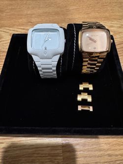 Nixon watches