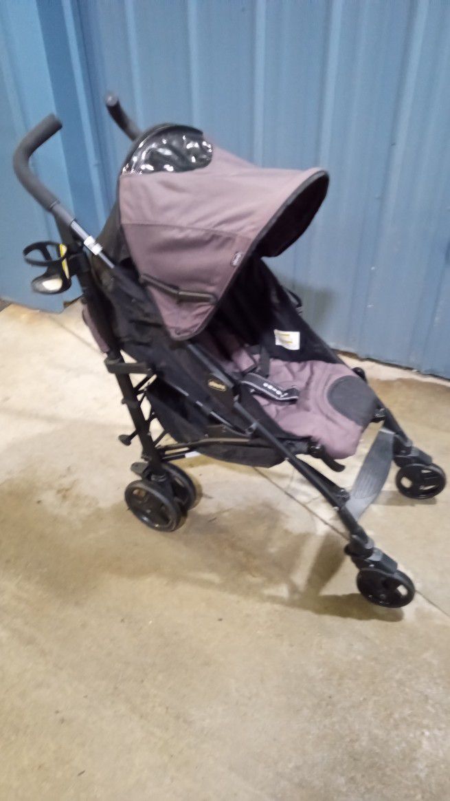 Chicco Liteway Stroller In Great Condition 