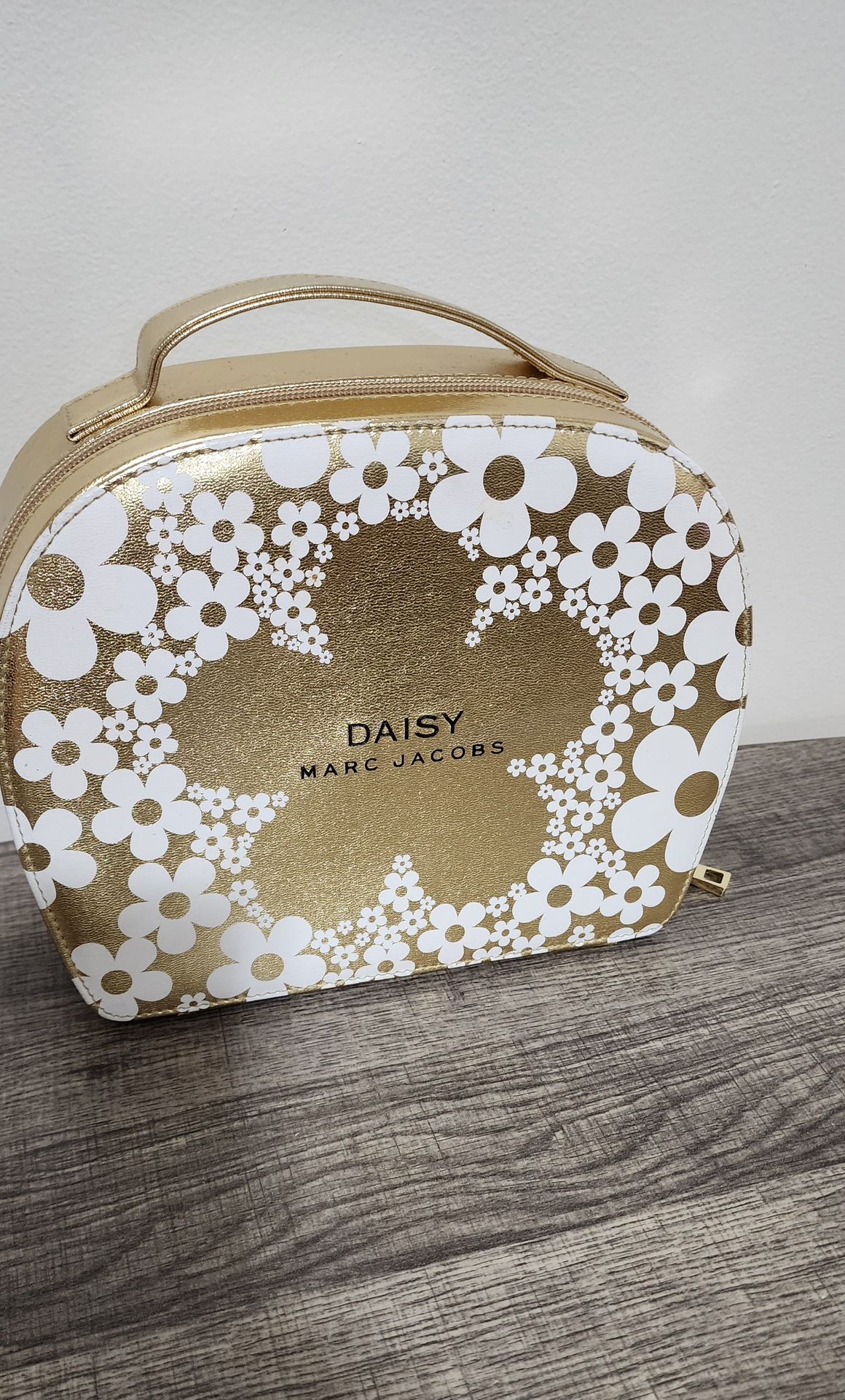Marc Jacobs Daisy Perfume/Makeup Bag