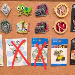 Disney Disneyland Park Pins