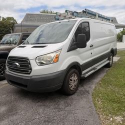 2018 Ford Transit T-250 Work Van – New Tires