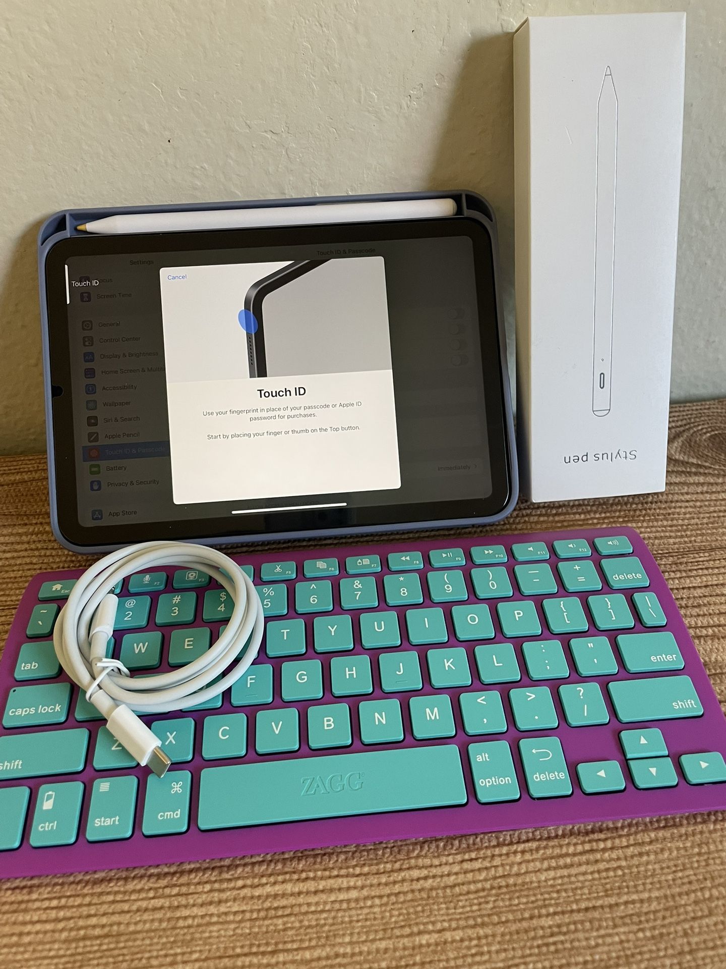 iPad Mini 6th Generation 64Gb Purple Zagg Keyboard Pen Case and Charger