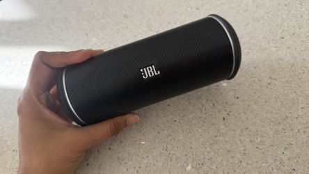 JBL Flip 2 Portable Bluetooth Speaker – Very Good Condition