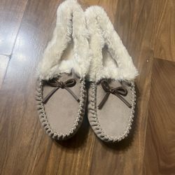 CREW WOMEN'S TAN SUEDE LINED SLIPPERS SIZE 8 Faux Fur Lining