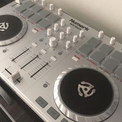 DJ & Music controller turntable  phone HiFi audiophile stereo equip