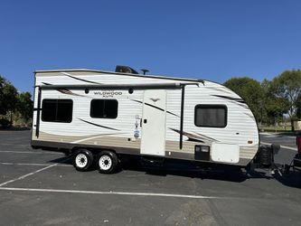 2018 Toy Hauler Excellent Condition