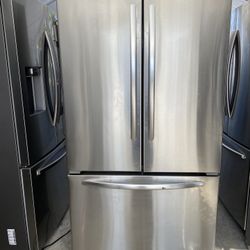 Kitchen Aid beautiful stainless steel refrigerator French door everything works perfectly first come first served 