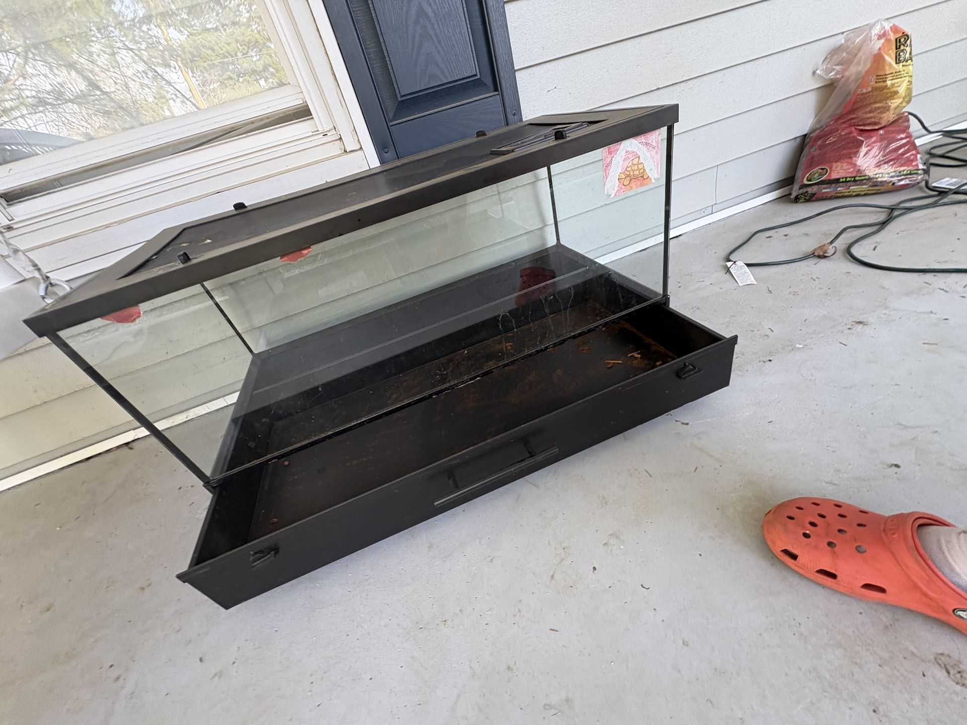 40 Gall Reptile Tank With Pull Out Box