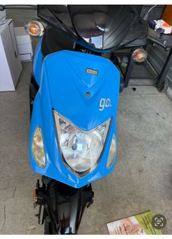2022 Chicago Scooter brand new 200 miles on it