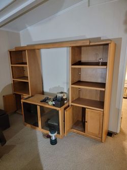 Entertainment center