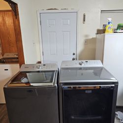 MAYTAG STAINLESS STEEL WASHER AND DRYER SET BOTH ELECTRIC XL CAPACITY 5.3 CU DELIVERY AVAILABLE FOR EXTRA FEE WE DO REPAIRS 