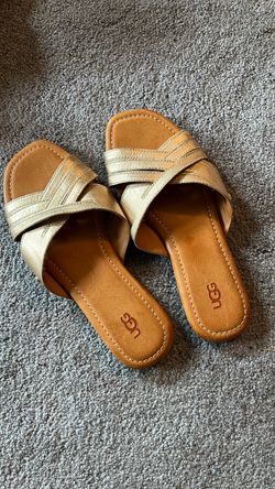 UGG sandals metallic gold, size 9.5
