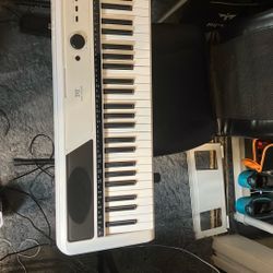 Piano With Pedal And Bag