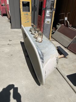 1905 Iron Claw Foot Bath Tub