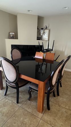 Table + chairs