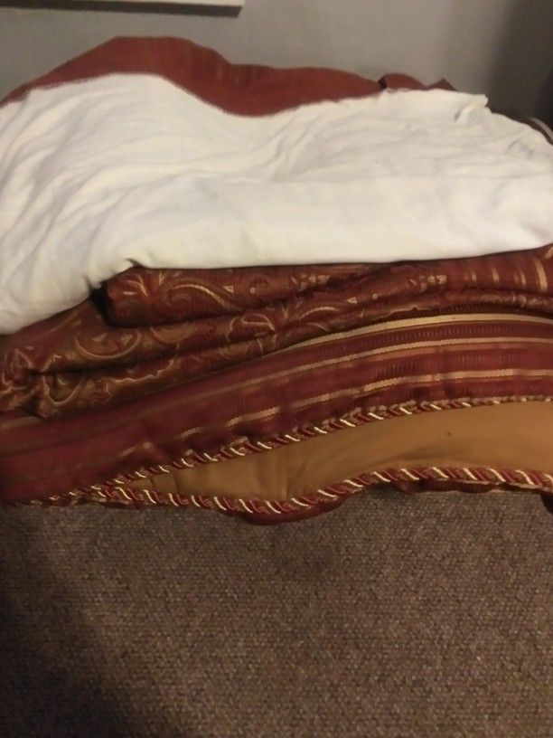 Comforter Bedskirt and Pillow Shams