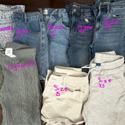LOT OF WOMENS/TEEN GIRL CLOTHES