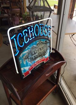 Icehouse neon sign