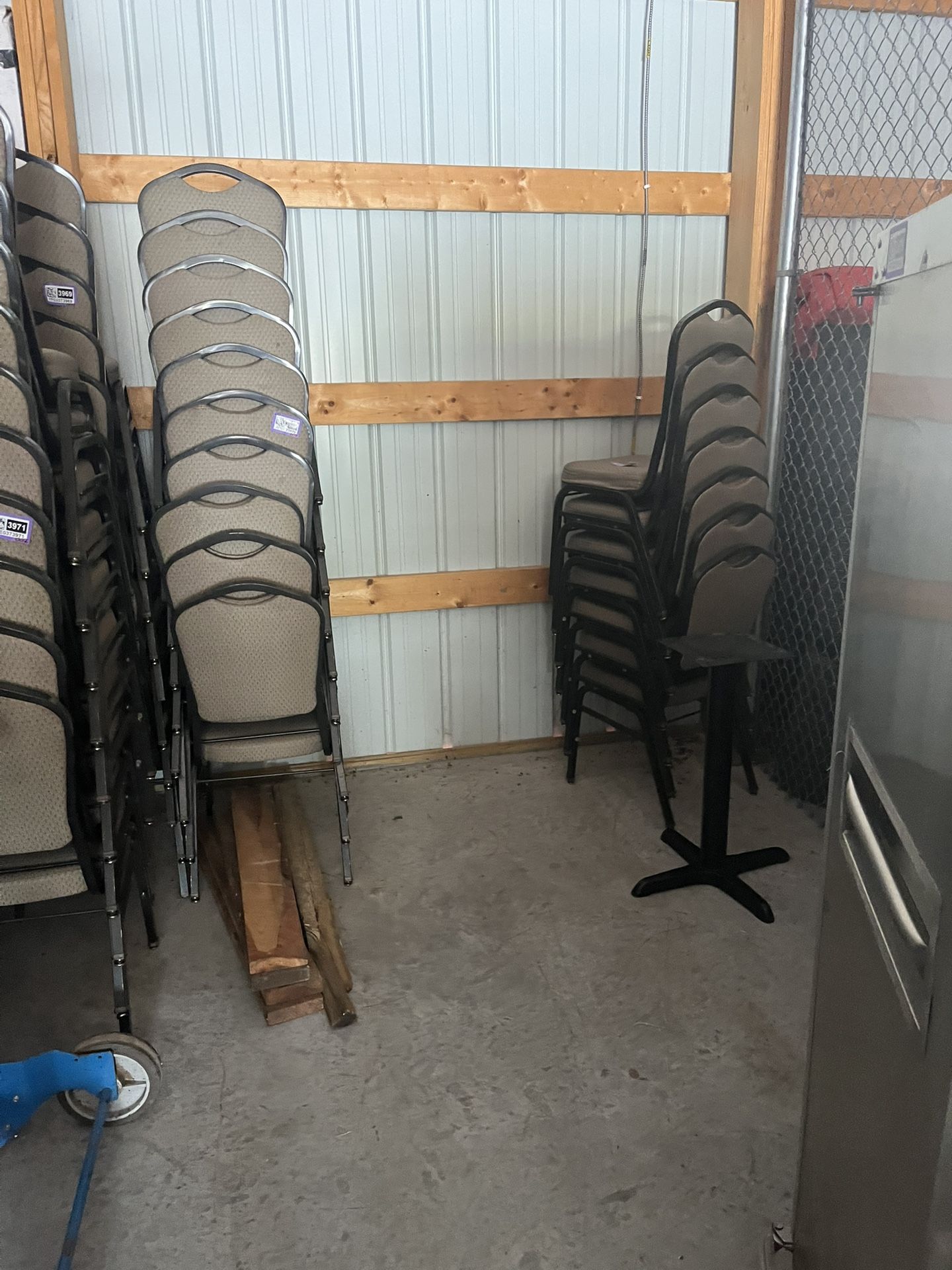 Chairs 37 Very Good Condition Can You Use These?
