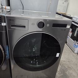 LG Ventless Washer/Dryer Combo  WashCombo™ All-in-One 5.0 cu. ft. Mega Capacity with Inverter HeatPump™ Technology and Direct Drive Motor