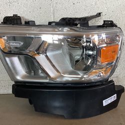 2019-24 RAM 1500 Driver Halogen Headlight MINT LENS ORIGINAL✅