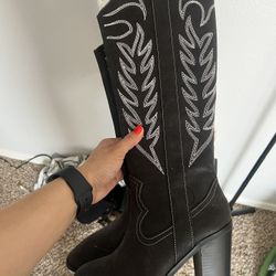 Black Cowgirl Boots 