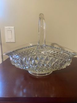 Vintage Indiana Tiara Glass Basket
