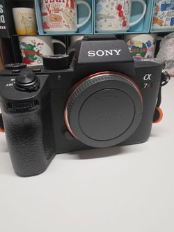 Sony Alpha 7R III Used - Excellent Condition