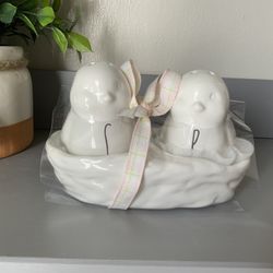 Rae Dunn Salt And Pepper Set