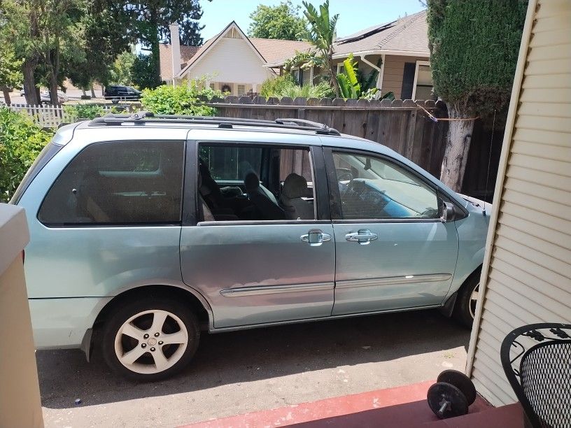2003 Mazda Mpv