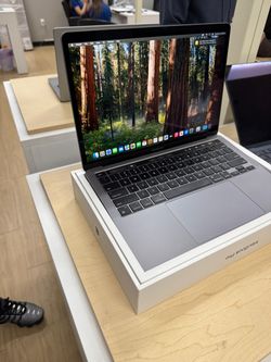 MacBook Pro M2 13 inch 256 Gb SSD 8GB RAM
