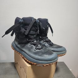 Mens Hiking Boots
