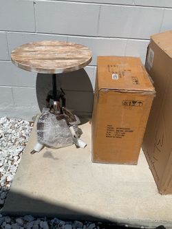 END TABLE/ NIGHT STAND