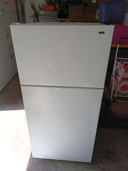 Hotpoint White 16.0 Cu Ft Fridge/Freezer