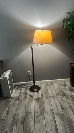 Standing Lamp 