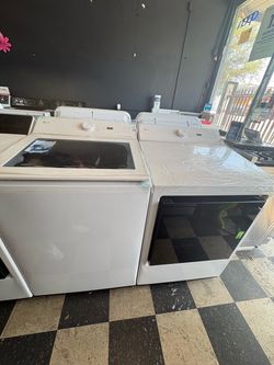 LG White Washer and Dryer Set