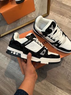 Lv trainer black and white