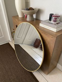 Hermien Aluminum Alloy Wall Mirror 36”x 36” $40