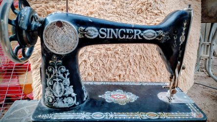 1910 Singer Sewing Machine
