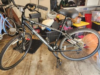 Schwinn Signature Men's Fremont Hybrid Bike 28 inch