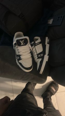 Lv trainers size 42 no box pickup only
