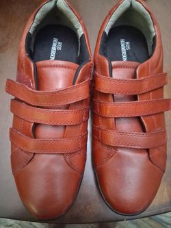 Women's red leather shoes