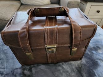 Antique Cannon AE-1.  Camera