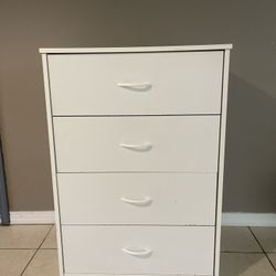 4 Drawers White Wooden Dresser